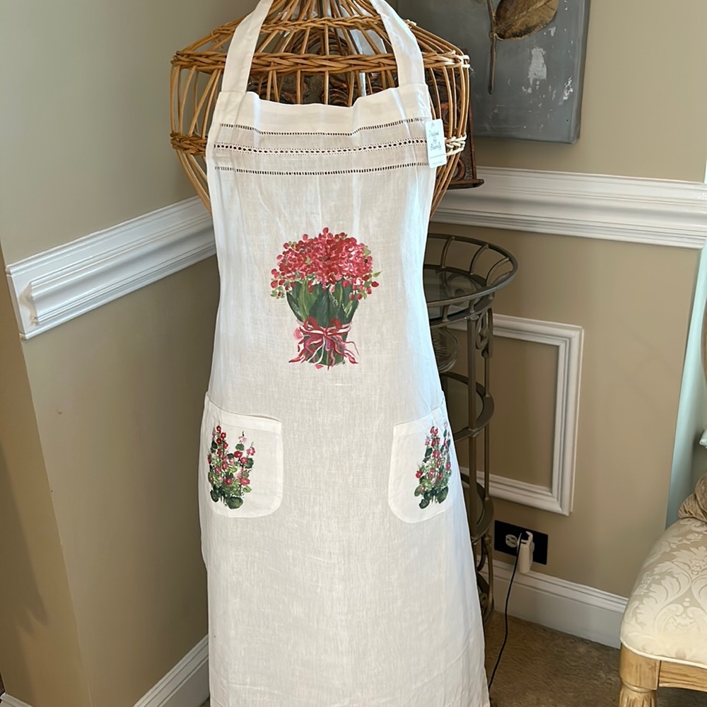 Designs by Beverly Hand-Painted Apron  NWT